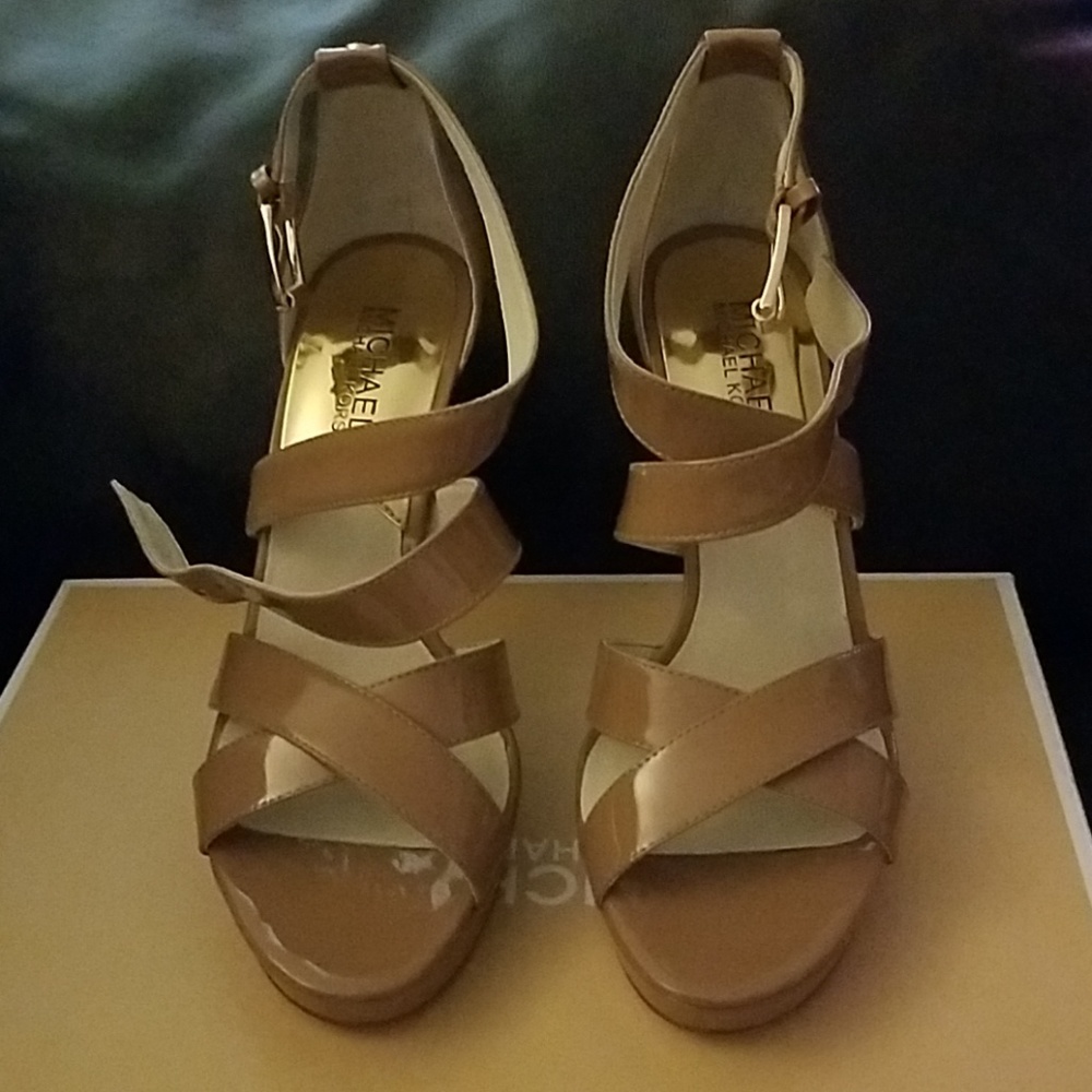 NIB Glam MK Heels